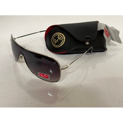 300 - Pair of Ray Ban sunglasses in original case model RB600 

This lot is available for in-house shippin... 