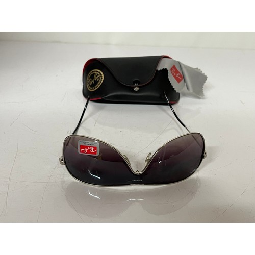 300 - Pair of Ray Ban sunglasses in original case model RB600 

This lot is available for in-house shippin... 