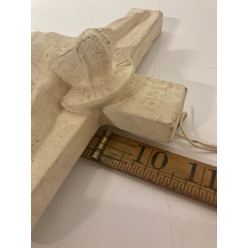 327 - Religious icnongraphy, plaster crucifix of Jesus on the cross 10 inches high

This lot is available ... 