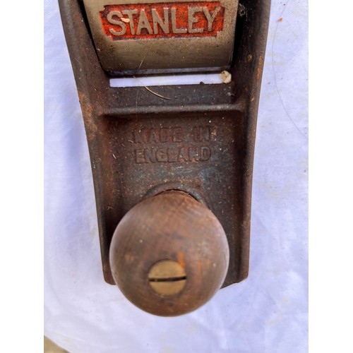 341 - Collection of woodworking and carpentry tools, Bailey No 5 1/2 plane 

This lot is available for in-... 