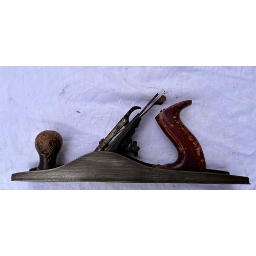 342 - Collection of woodworking and carpentry tools, Acorn No 5 plane 

This lot is available for in-house... 