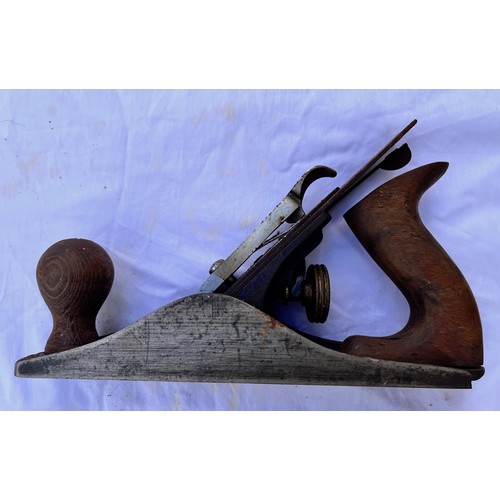 351 - Collection of woodworking and carpentry tools, Record No 4 plane 

This lot is available for in-hous... 