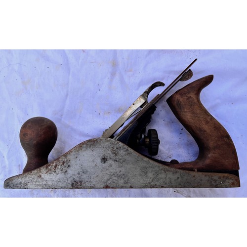 358 - Collection of woodworking and carpentry tools, Bailey No 4 1/2 plane 

This lot is available for in-... 