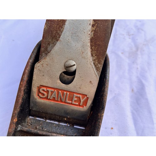 364 - Collection of woodworking and carpentry tools, Bailey No 5 1/2 plane 

This lot is available for in-... 