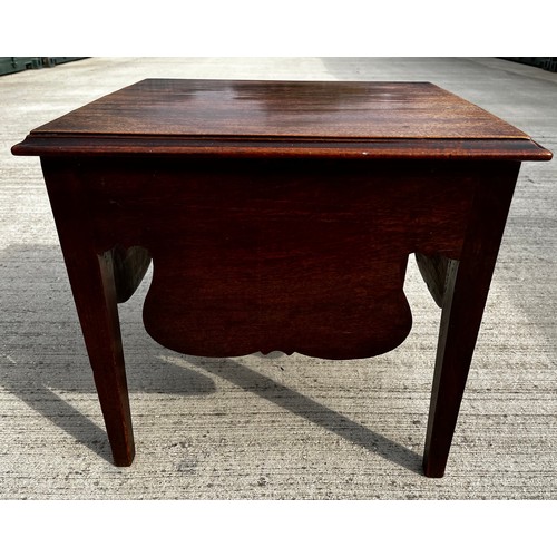 60 - Mahogany side table with hinged lid and storage compartment.

53 cm x 44 cm and 48 cm high