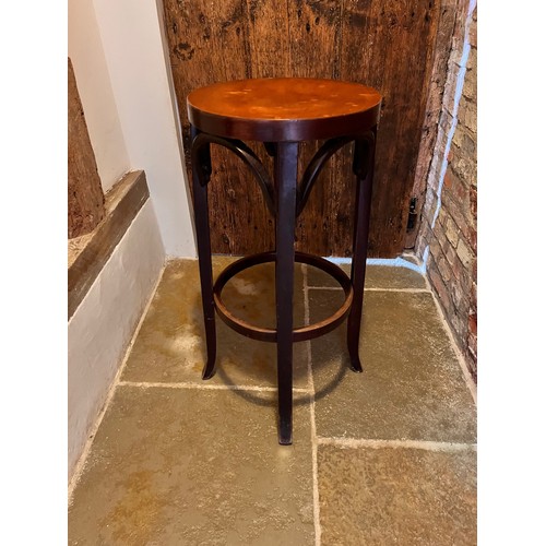 4 - Decorative designer furniture, a very distinctive bent wood stool with burr veneer seat.

This lot i... 