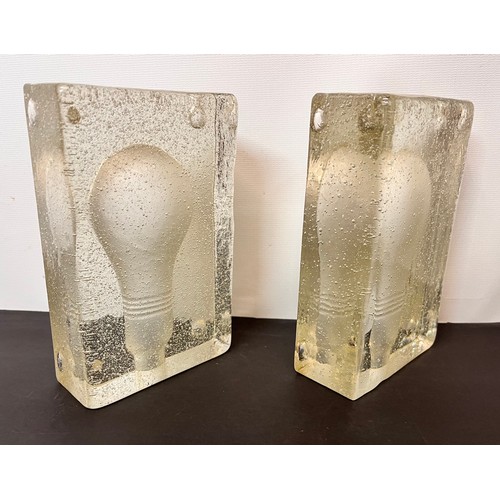 13 - Mid century art glass bricks with shaped relief in the form of classic light bulbs.
Each is 17 cm x ... 