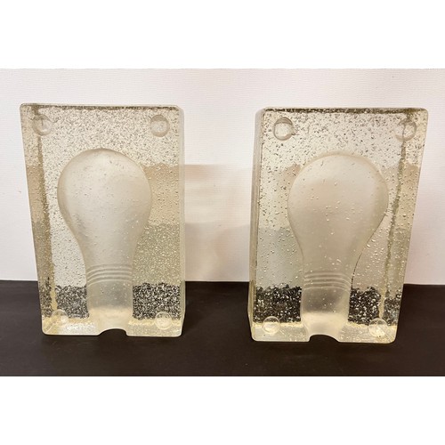 13 - Mid century art glass bricks with shaped relief in the form of classic light bulbs.
Each is 17 cm x ... 