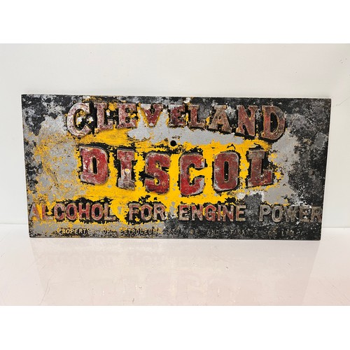 372 - Automobilia, Cleveland petrol station Garage sign.
50 cm wide

This lot is available for in-house sh... 