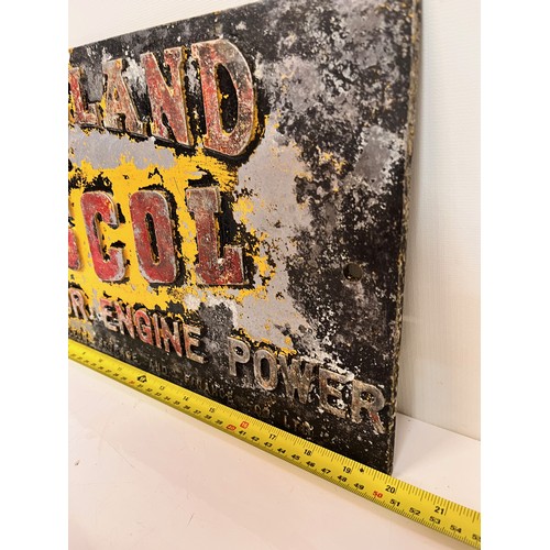 372 - Automobilia, Cleveland petrol station Garage sign.
50 cm wide

This lot is available for in-house sh... 