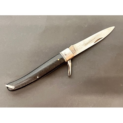 67 - Unmarked folding pocket knife 25 cm long overall

This lot is available for in-house shipping