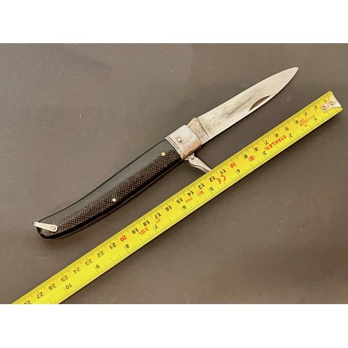 67 - Unmarked folding pocket knife 25 cm long overall

This lot is available for in-house shipping