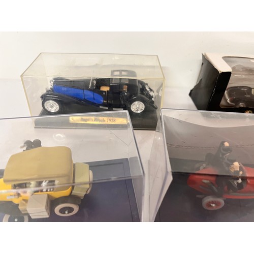 86 - Automobilia, diecast toys Tin Tin etc.

This lot is available for in-house shipping