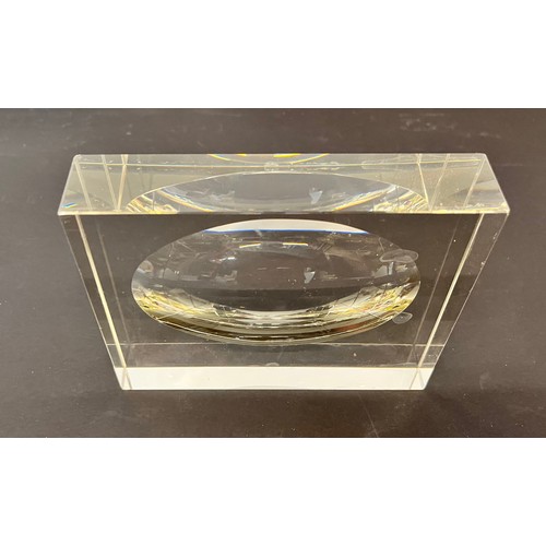 104 - Mid century glass desktop storage dish.

14 cm x 10.5 cm

This lot is available for in-house shippin... 