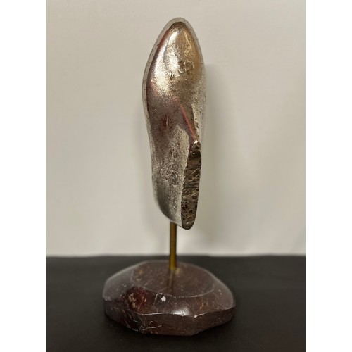 130 - Chrome plated shoe last on a marble stand, 32 cm high.


This lot is available for in-house shipping