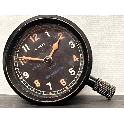 133 - WWII era militaria, an 8 day clock from a RAF plane, working.

2 ¼ inches overall dia

This lot is a... 