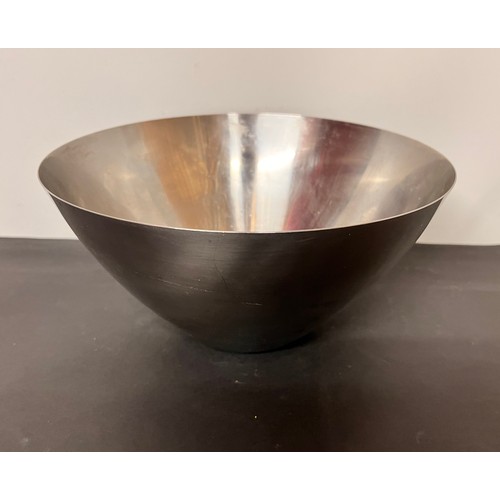 135 - Danish mid century kitchenalia, a large Stainless steel bowl marked for Lundtofte Denmark.

This lot... 