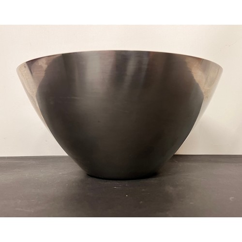 135 - Danish mid century kitchenalia, a large Stainless steel bowl marked for Lundtofte Denmark.

This lot... 