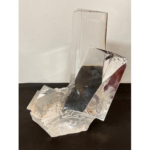 141 - Modernist glass sculpture of cubist forms emerging from a rock structure at the base. 18 cm high.

T... 