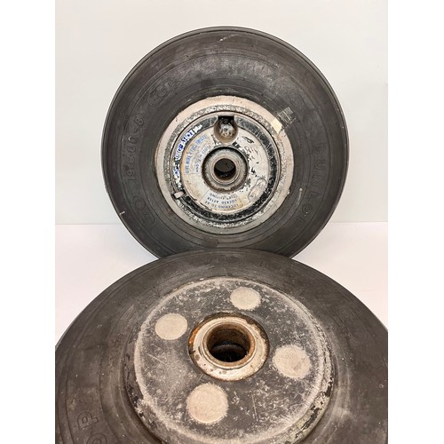 155 - Pair of 19 inch vintage aircraft wheels with Dunlop tyres

This lot is available for internal shippi... 