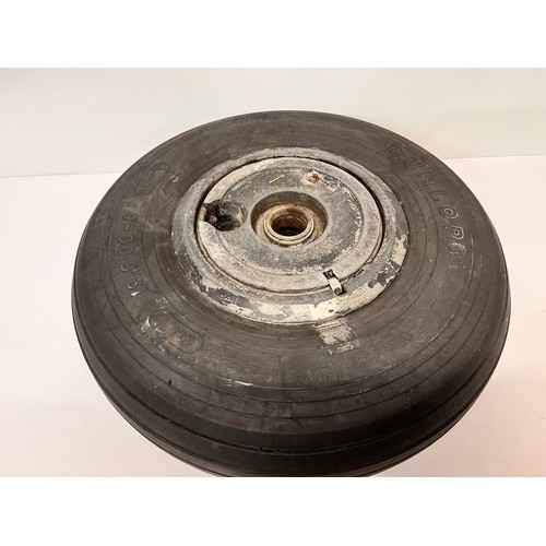 155 - Pair of 19 inch vintage aircraft wheels with Dunlop tyres

This lot is available for internal shippi... 