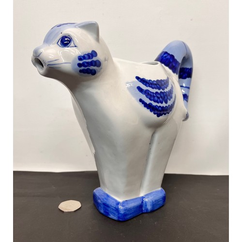 12 - Art Deco studio pottery jug in the form of a cat, 21 cm high


This lot is available for in-house sh... 