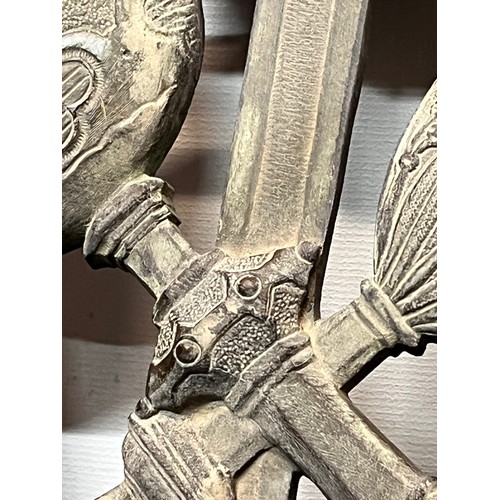 25 - C19th Religious themed panel, finely detailed and cast in bronze, 33 cm high x 24 cm wide.

This lot... 