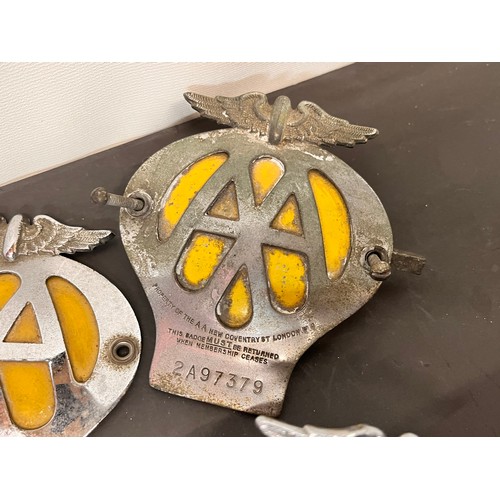 47 - Automobilia, five Automobile Assosiation motor car mascots and a AA box key.

This lot is available ... 