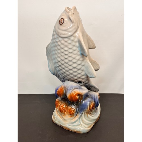 90 - Large ceramic figurine of a carp, 40 cm high

This lot is available for in-house shipping