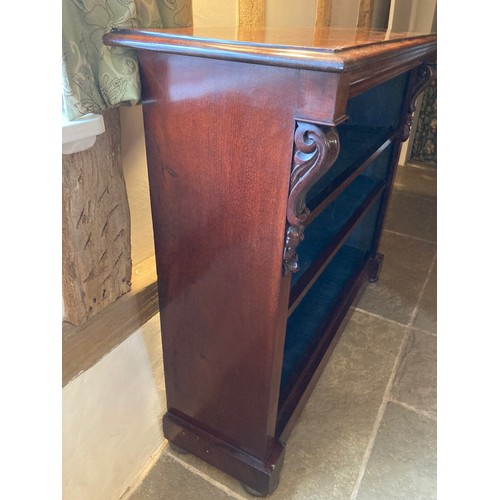 369 - Georgian mahogany bookcase with carved decoration and original fabric lining panels.

This lot is co... 