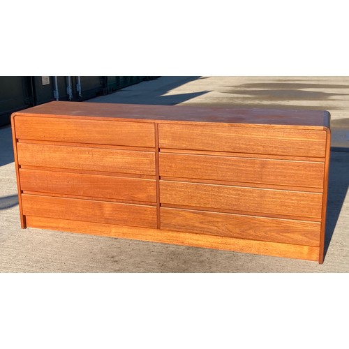 371 - Danish mid century teak designer furniture, a large 8 drawer chest 184 cm long by Vine Mobelfabrik.
... 