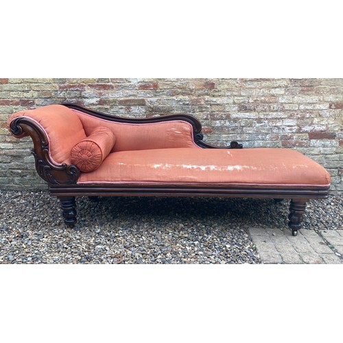 372 - English furniture, a large Victorian chaise lounge with a Rosewood frame.

This lot is collection on... 