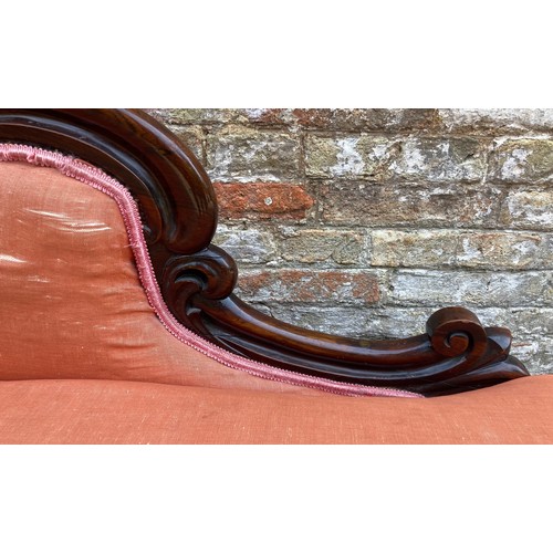 372 - English furniture, a large Victorian chaise lounge with a Rosewood frame.

This lot is collection on... 