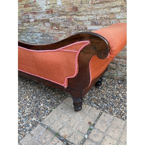 372 - English furniture, a large Victorian chaise lounge with a Rosewood frame.

This lot is collection on... 