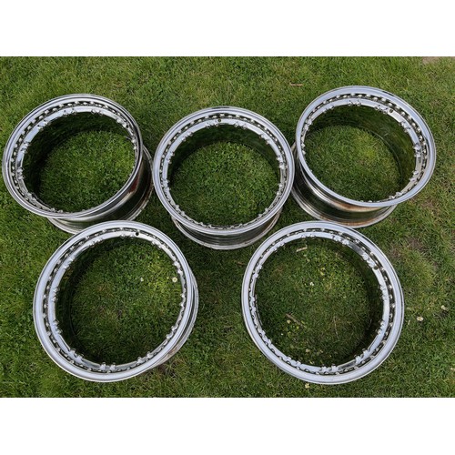 377 - Automobilia, vintage motorcar 16 x 7 chrome wire wheel rims would suit Aston Martins, Jaguars etc.

... 