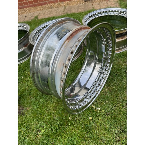 377 - Automobilia, vintage motorcar 16 x 7 chrome wire wheel rims would suit Aston Martins, Jaguars etc.

... 