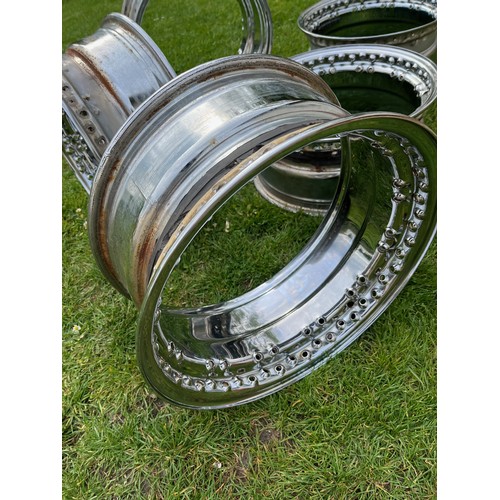 377 - Automobilia, vintage motorcar 16 x 7 chrome wire wheel rims would suit Aston Martins, Jaguars etc.

... 