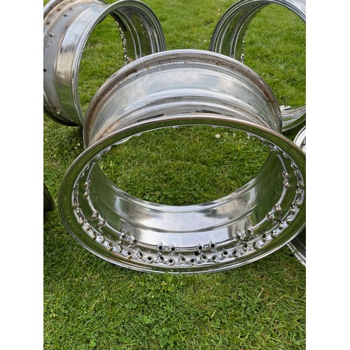 377 - Automobilia, vintage motorcar 16 x 7 chrome wire wheel rims would suit Aston Martins, Jaguars etc.

... 