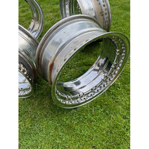 377 - Automobilia, vintage motorcar 16 x 7 chrome wire wheel rims would suit Aston Martins, Jaguars etc.

... 