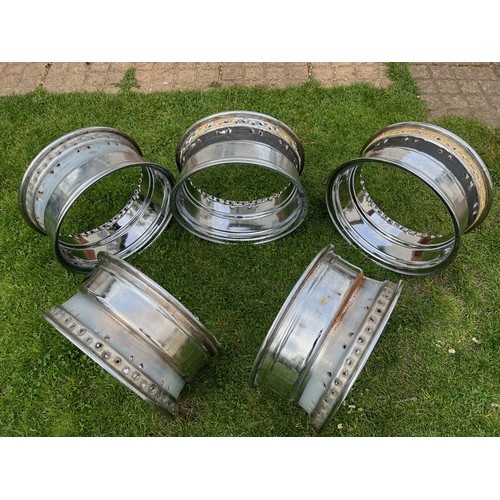 377 - Automobilia, vintage motorcar 16 x 7 chrome wire wheel rims would suit Aston Martins, Jaguars etc.

... 