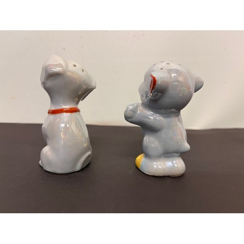 417 - C20th Kitsch, a pre war Japanese cruet set in the form of cartoon dog Bonzo and friend.

In house sh... 