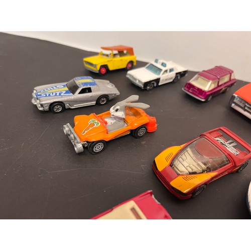 426 - Die cast model cars, Matchbox Dinky Corgi etc, quantity as shown.


In house shipment is available o... 