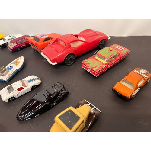 426 - Die cast model cars, Matchbox Dinky Corgi etc, quantity as shown.


In house shipment is available o... 