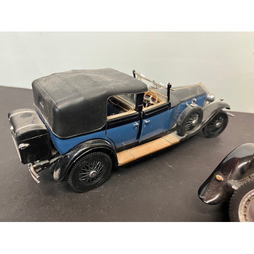 431 - Franklin mint model cars, a Bugatti Royale and a Rolls Royce Phantom I.

In house shipment is availa... 