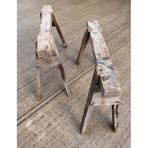 5 - Vintage tools, work shop furniture, a pair of wooden bench trestles

74 cm long 62 cm high

This lot... 