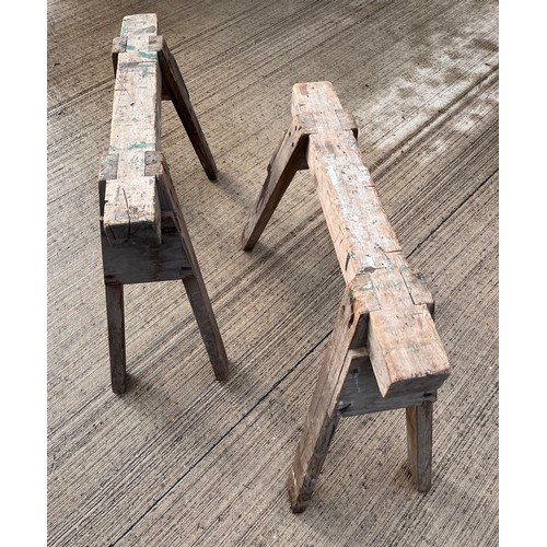 5 - Vintage tools, work shop furniture, a pair of wooden bench trestles

74 cm long 62 cm high

This lot... 