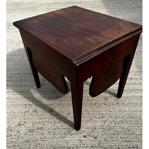 31 - Mahogany side table with hinged lid and storage compartment.

53 cm x 44 cm and 48 cm high