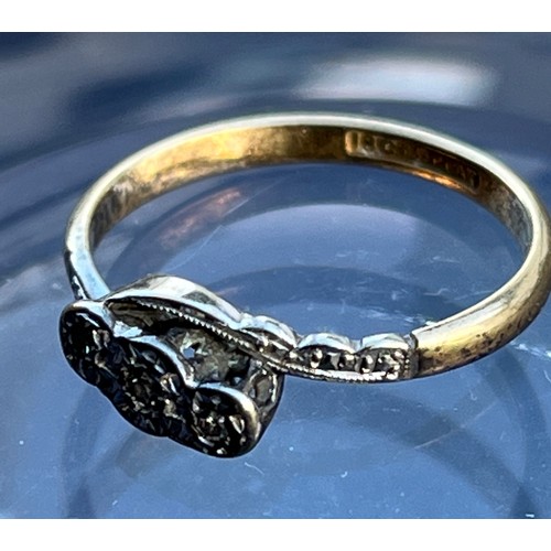 148 - Art Deco ring, three Diamonds in a platinum mount on an 18ct gold ring.

This lot is available for i... 