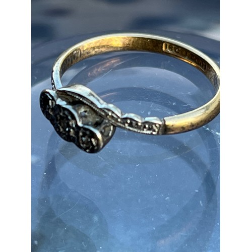 148 - Art Deco ring, three Diamonds in a platinum mount on an 18ct gold ring.

This lot is available for i... 