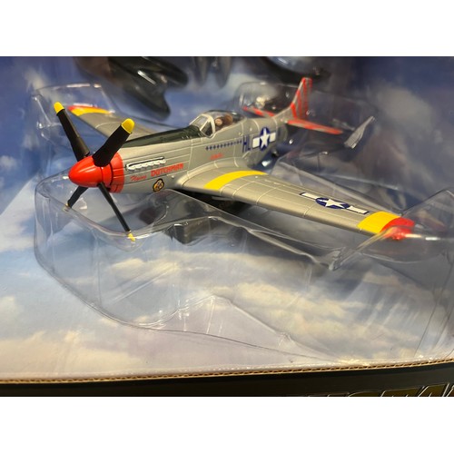 48 - Die cast toys, two models of US forces WWII fighter aircraft,.

This lot is available for in-house s... 